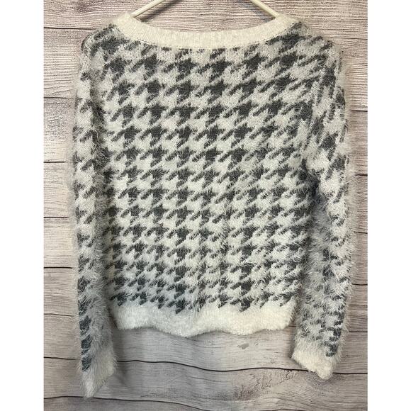 Mudd Fuzzy Houndstooth Sweater White Gray Women’s Small - Picture 2 of 5